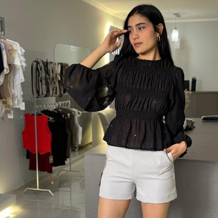 Blusa mangas largas de tul y brillos
